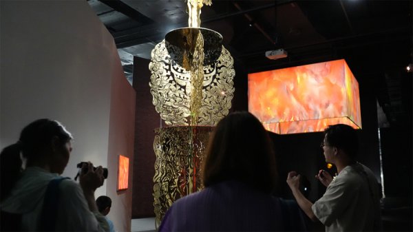 配资平台股票行情 观展如登塔，敦煌当代美术馆呈现年度大展“登临出世界”